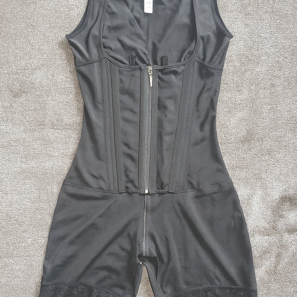 Black Full-Body Shapewear Bodysuit XXL  Zipper & Lace Trim  Tummy Control